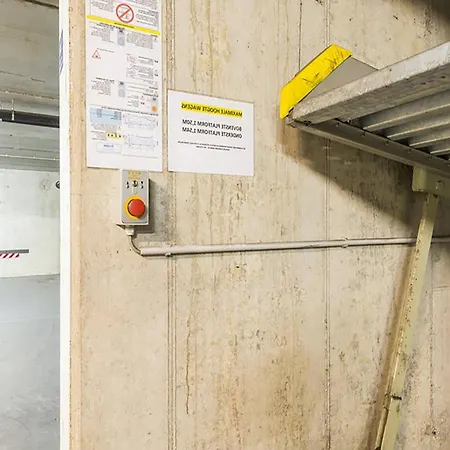 In A Location Apartamento